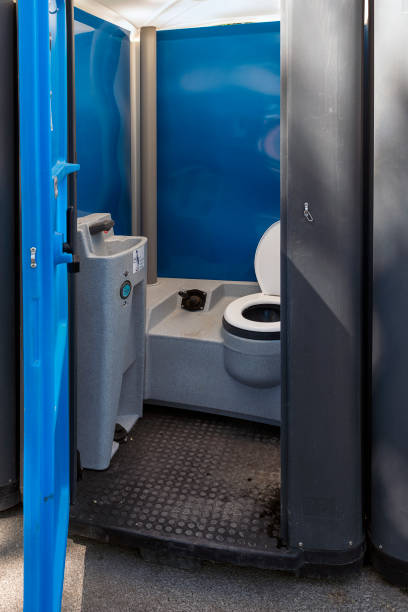 Porta potty delivery and setup in Milwaukee, WI