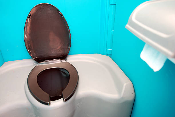 Best Porta potty rental near me  in Milwaukee, WI